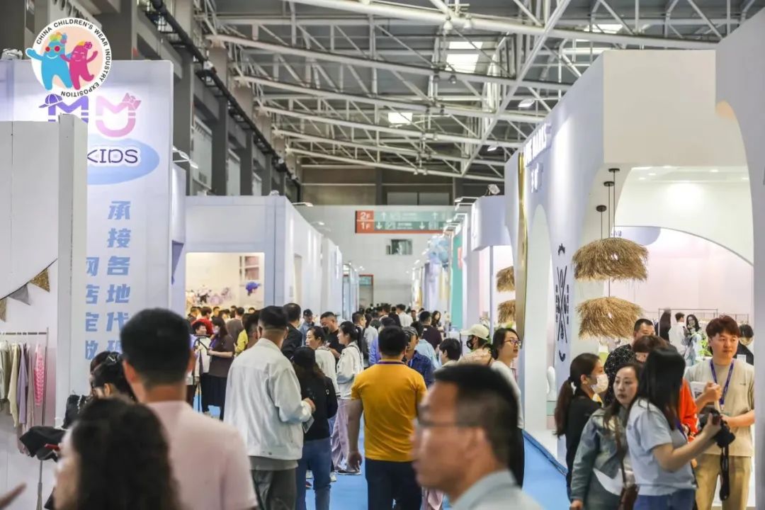 郑州世贸代表团亮相第五届中国童装产业博览会！